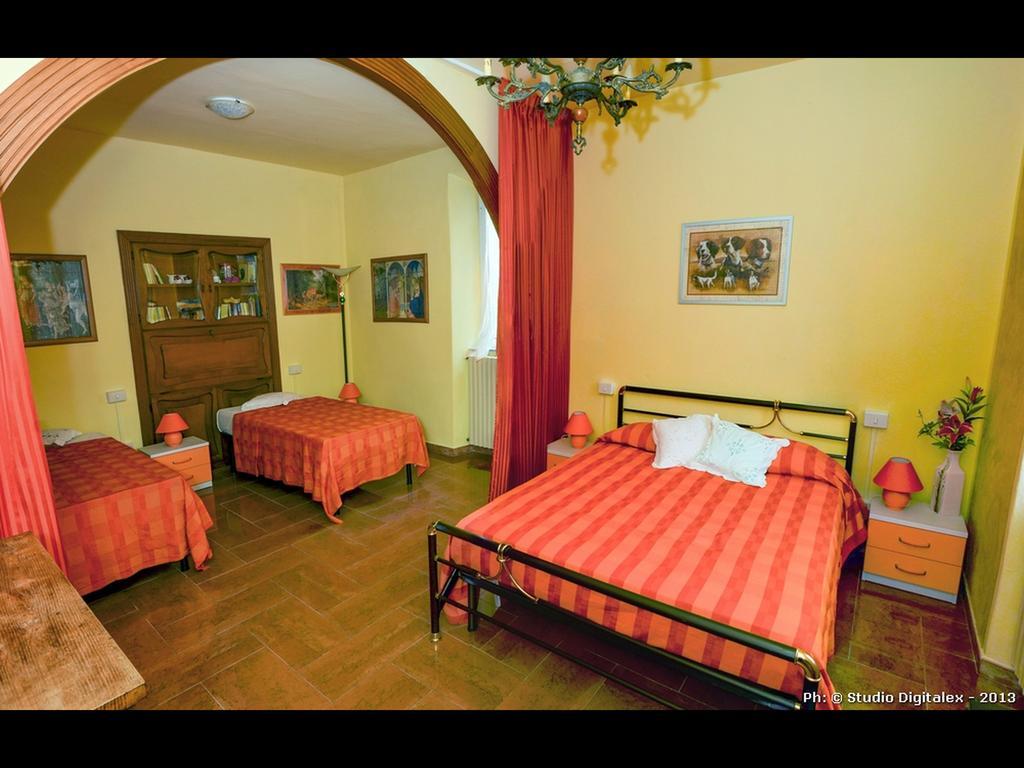 Casa Vacanze Nonna Nella Villafranca in Lunigiana Zimmer foto